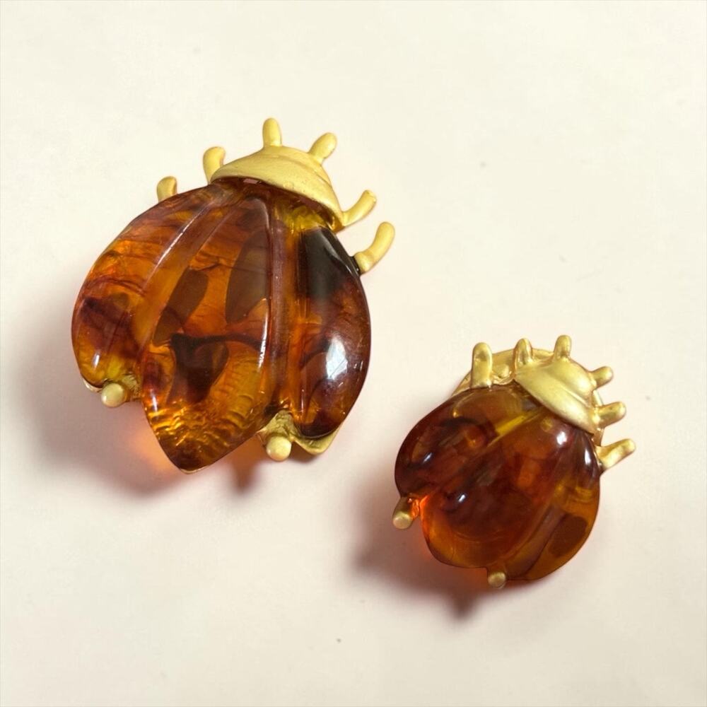 Honey Amber Ladybug Brooch & Pin Set Lucite Beetle Bug 80s Gold Tone
